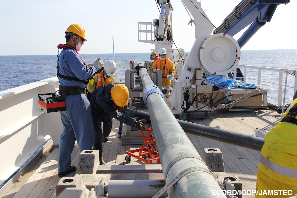 Japan Trench Paleoseismology, IODP 386, R/V Kaimei, 2021.